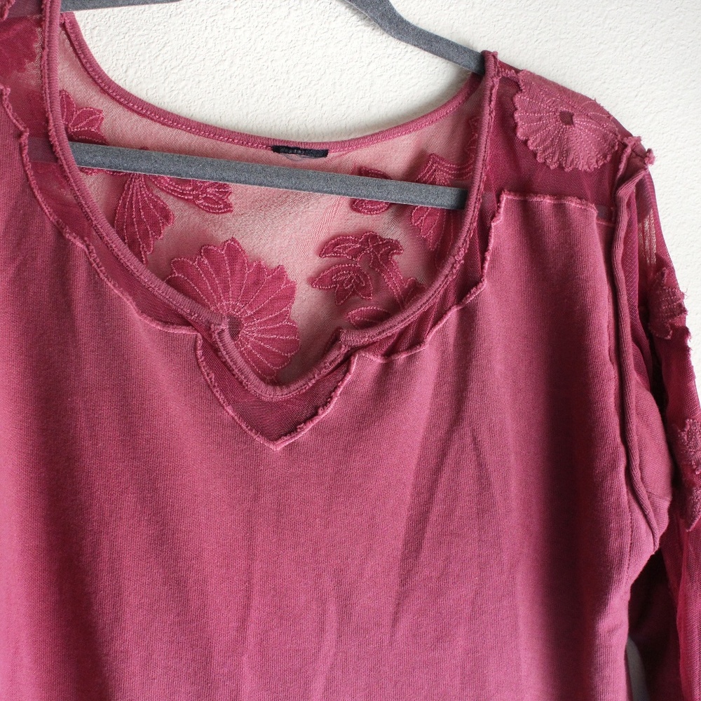 URBAN OUTFITTERS Mesh Floral Detail Sweater